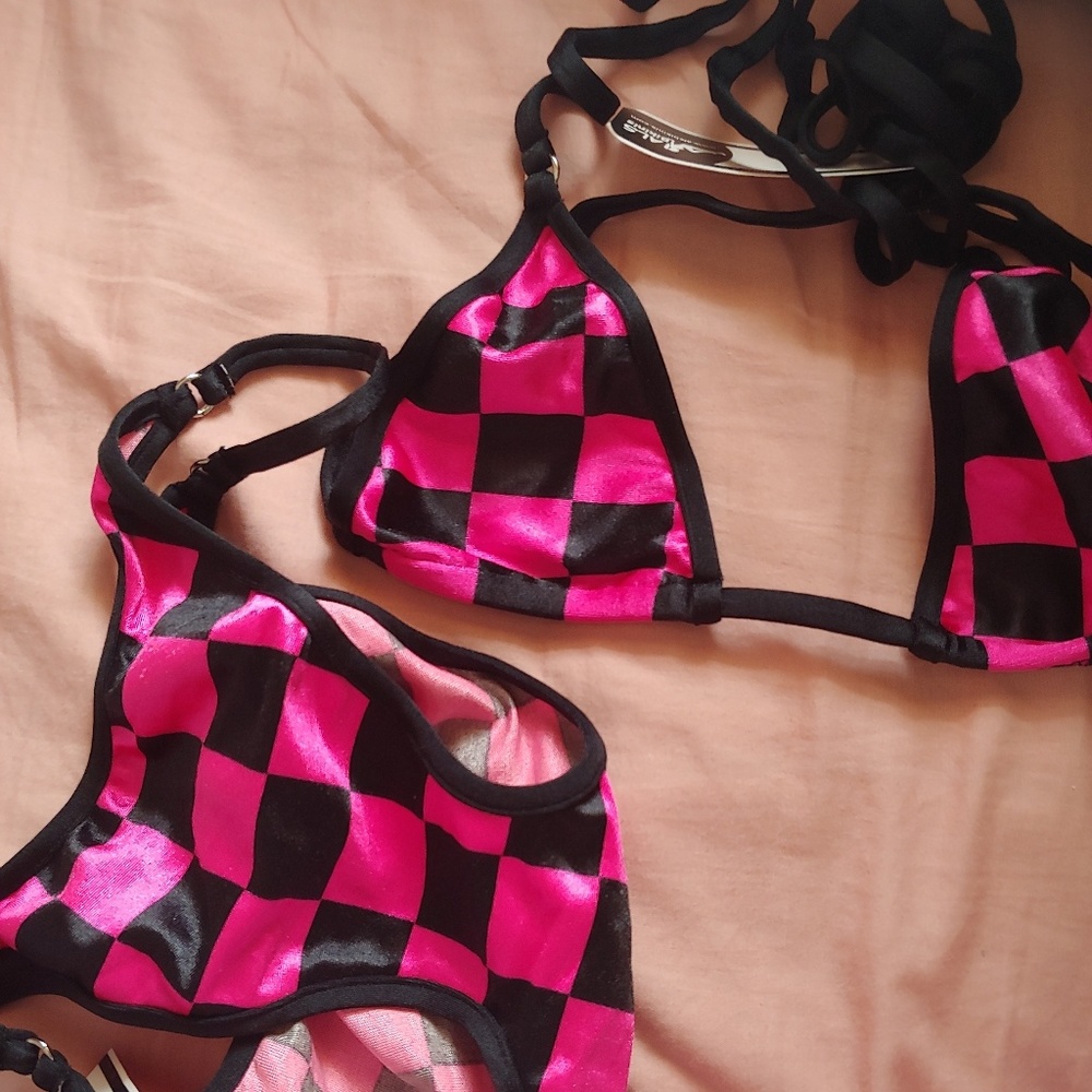 Al's bikini